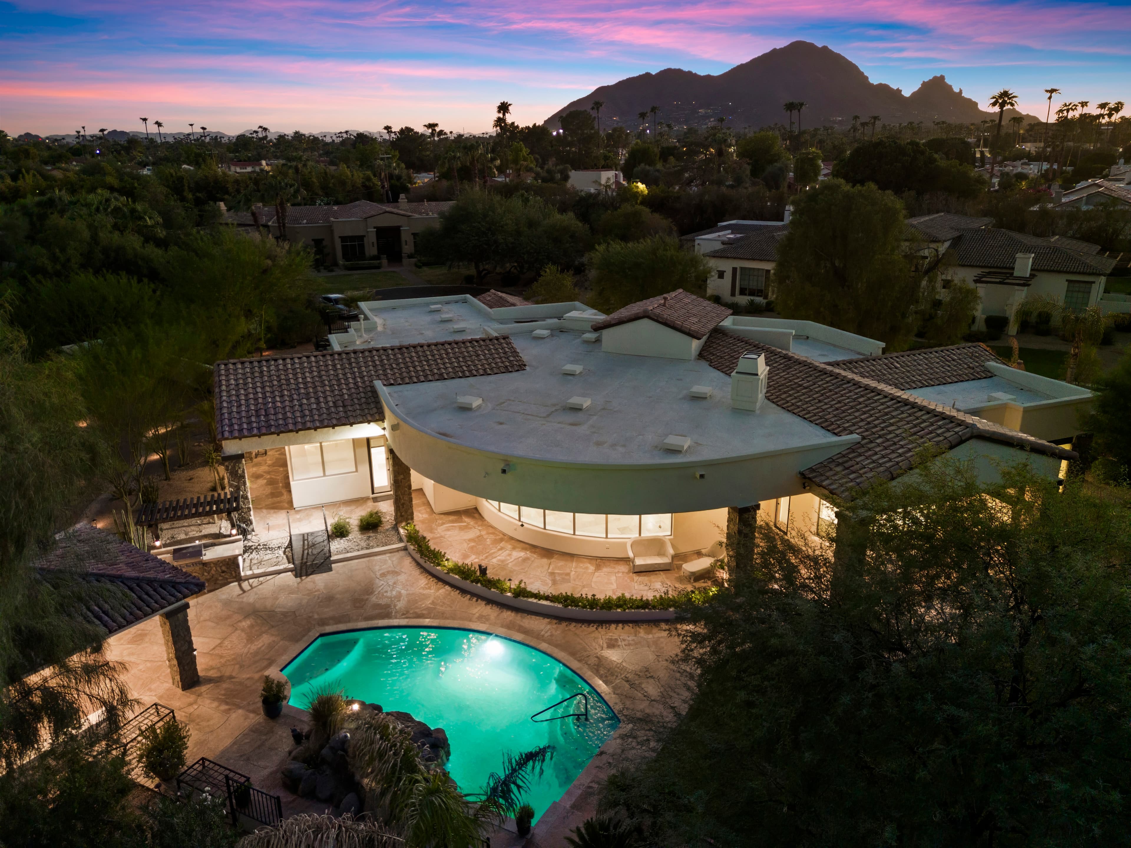 Luxury home at dusk — Paradise Valley aerial view